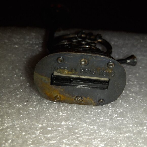 Miniature French Horn Vintage Pencil Sharpener Die Cast - Picture 7 of 7